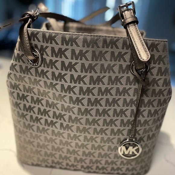Michael Kors / Grey Bag - Picture 1 of 5